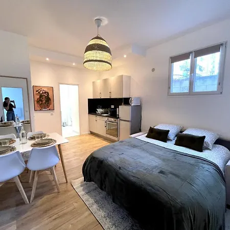 Joli 2 Pieces Avec Terrasse, Proche