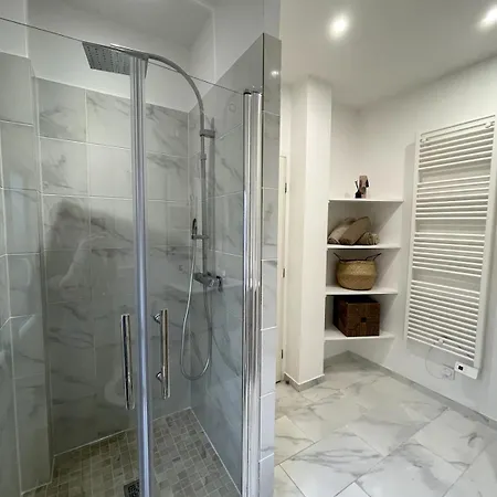 Apartamento Joli 2 Pieces Avec Terrasse, Proche