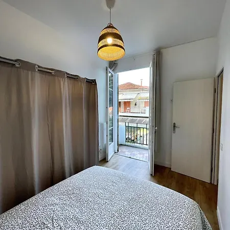 شقة Joli 2 Pieces Avec Terrasse, Proche